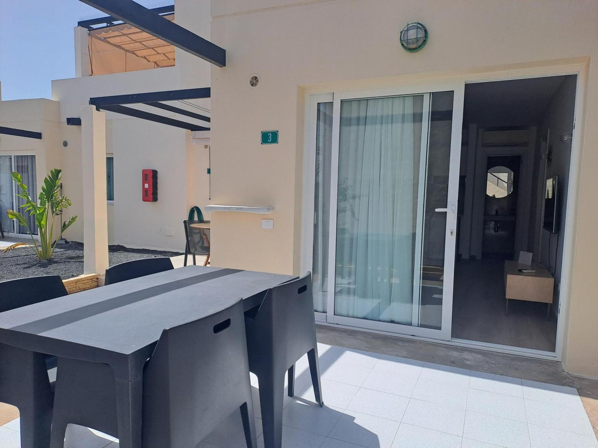 Homeforguest Apartamento 15 Con Terraza Y Piscina En 코라레호 외부 사진