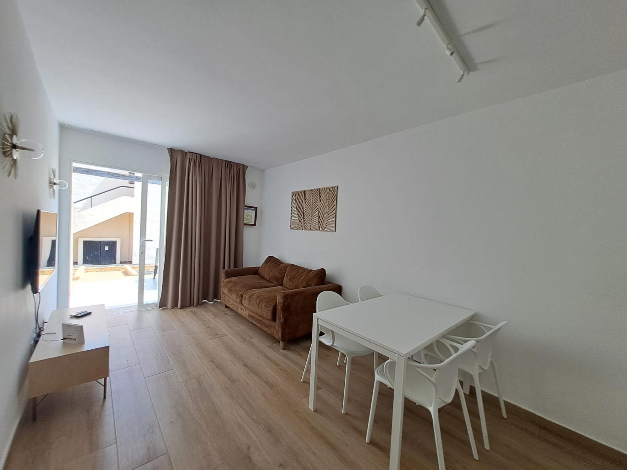 Homeforguest Apartamento 15 Con Terraza Y Piscina En 코라레호 외부 사진