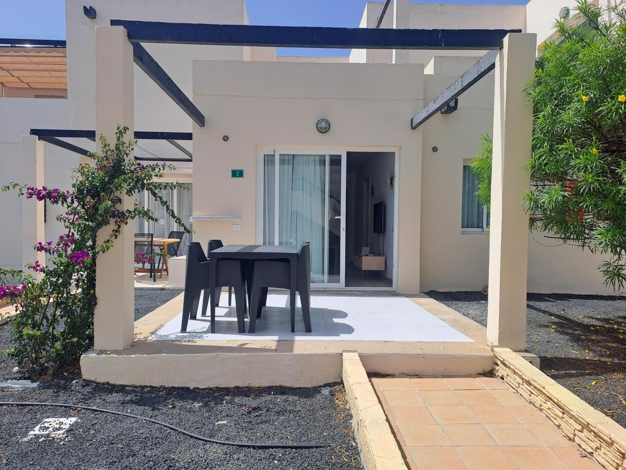 Homeforguest Apartamento 15 Con Terraza Y Piscina En 코라레호 외부 사진
