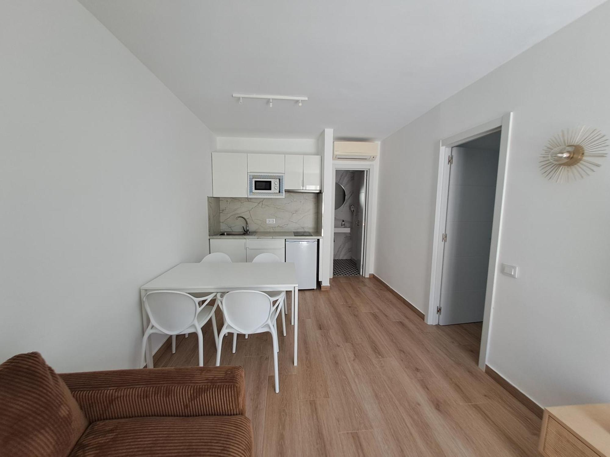 Homeforguest Apartamento 15 Con Terraza Y Piscina En 코라레호 외부 사진